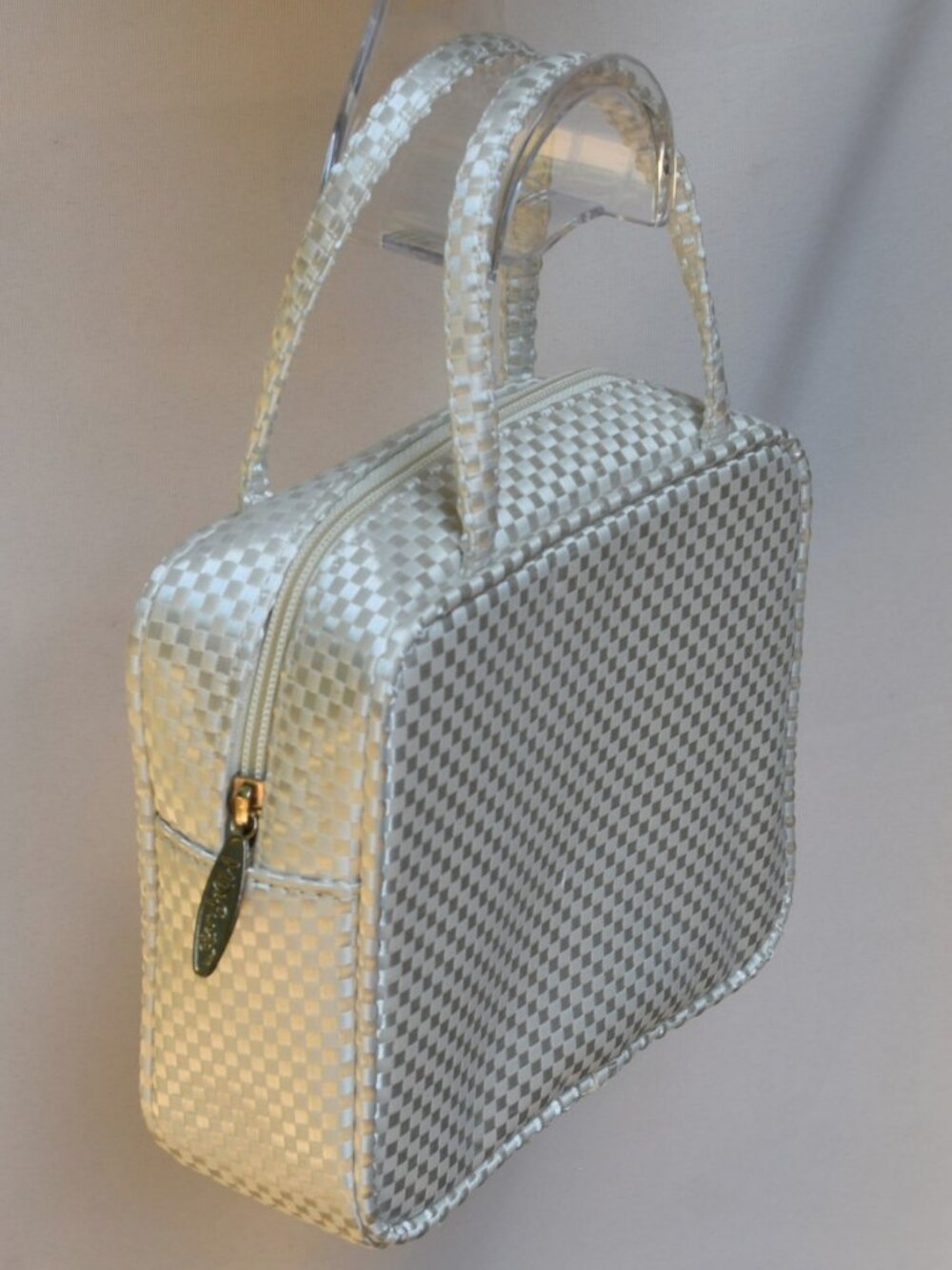 M.D. Forte Vintage Shimmer Woven Cosmetic Vanity Train Case - Picture 7 of 10